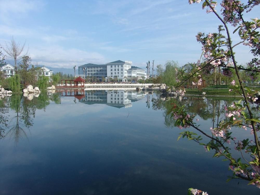 Jingyue Lake Hotel Dujiangyan Exterior photo